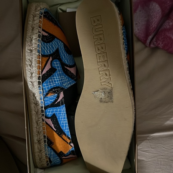 Burberry flat loafers wore 1 time - Picture 2 of 4